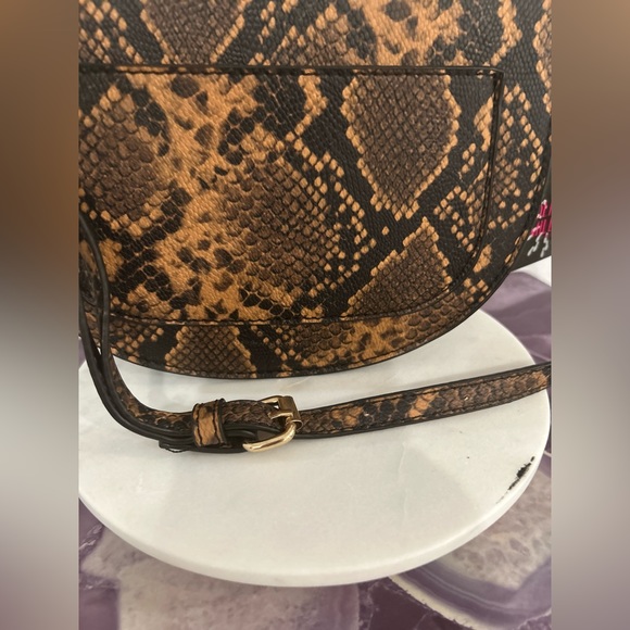 Olivia Miller “Anastasia” half moon cross body bag in orange and black NWT - Picture 7 of 10